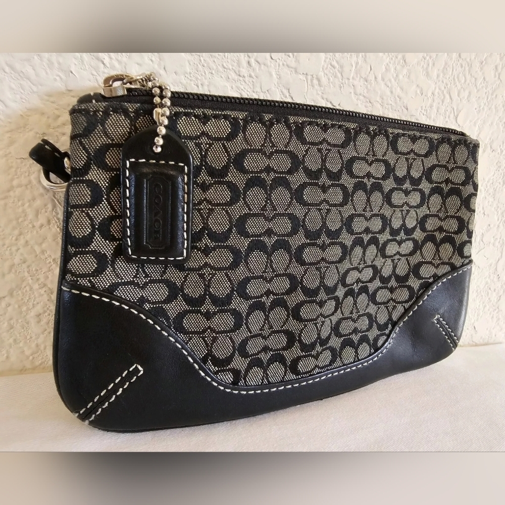 Coach | Vintage | Canvas & Leather Wristlet Purse | Signature Monogram Pattern - Picture 6 of 16